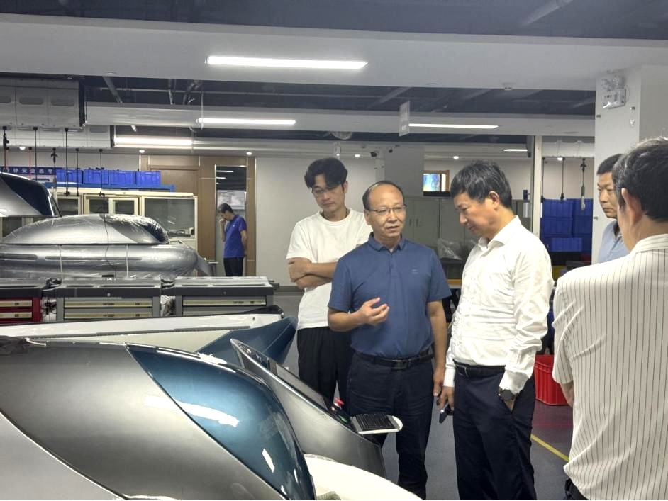 江苏省第二中医院党委书记殷立平一行莅临我司调查互换
